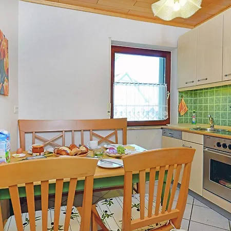 Moderne Mit Garten In Eimelrod Apartment